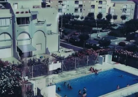 + Coin Dans Avec Piscines. *